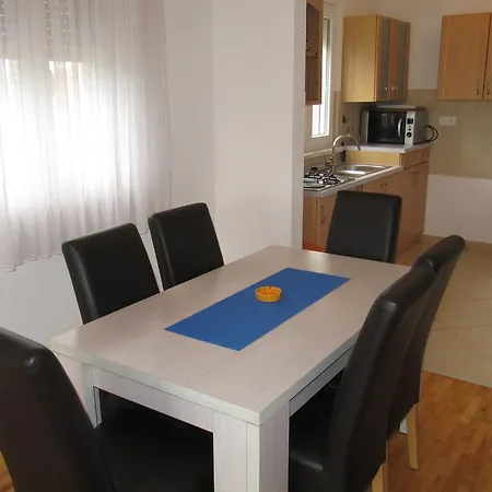 Mirna Apartamento Trogir